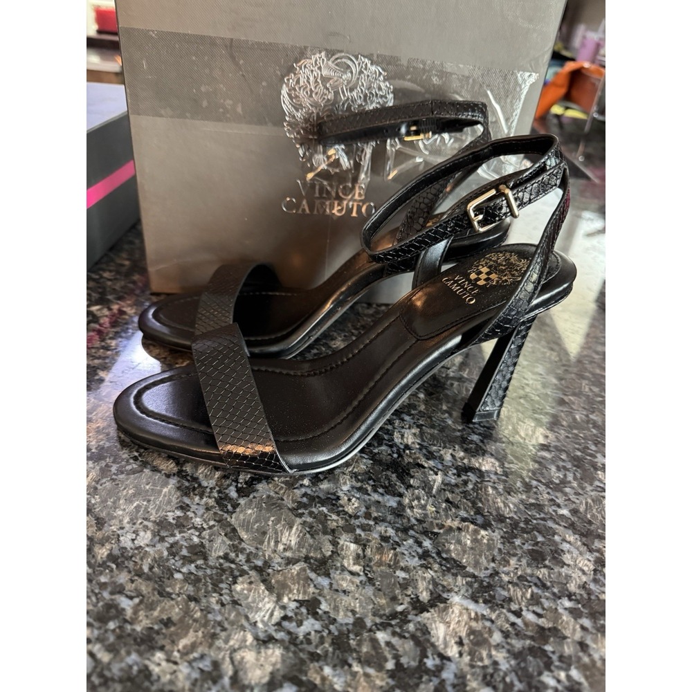 Vince Camuto Penelopy Dress Sandals Size 8.5 Strapped Heels. NWB